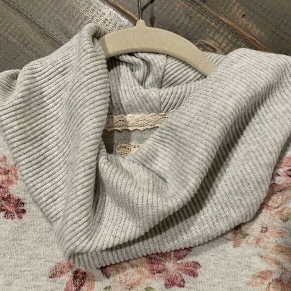 Curio Shirt/Sweater  - Picture 3 of 5